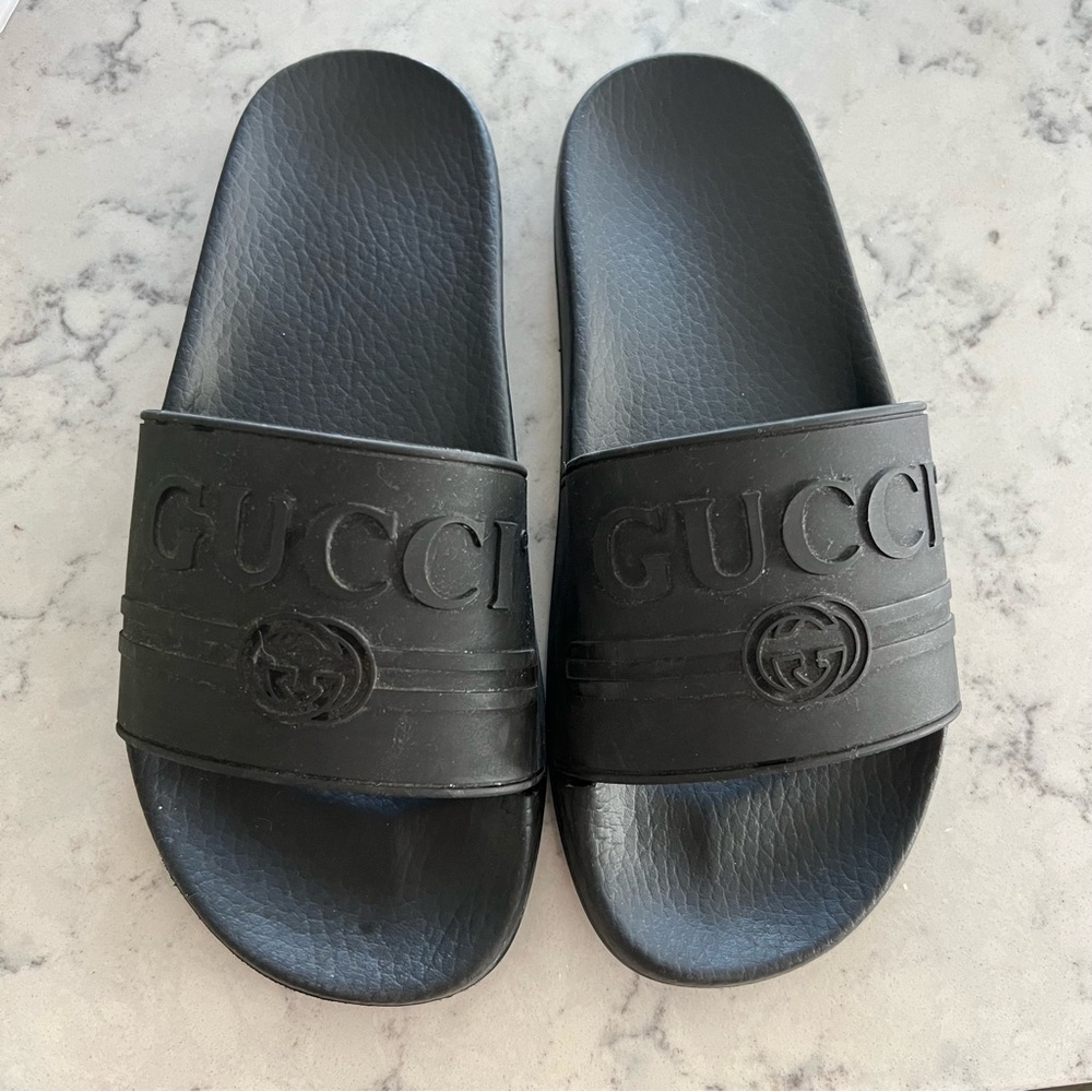 GUCCI BLACK LOGO RUBBER SLIDES WOMEN SIZE 37